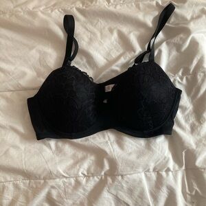 Chic Black Lace Underwire Bra